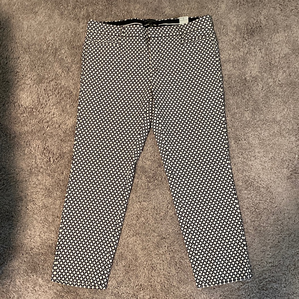Used Banana Repunlic black and white pants in good condition